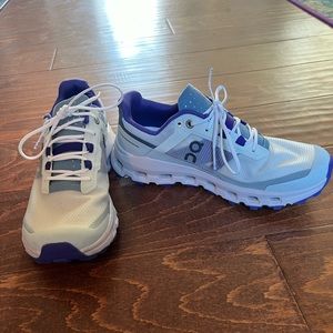 On Cloud Running Shoes- Cloud Vista